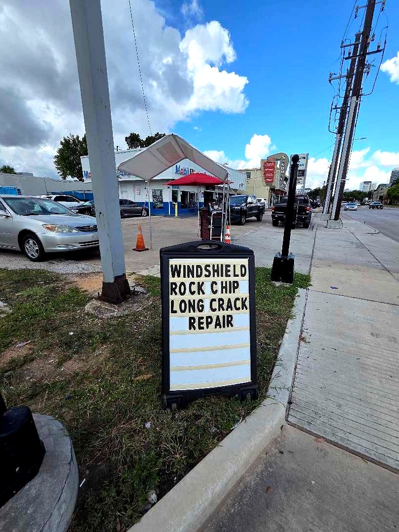 Windshield Chip Crack A-Frame Sidewalk Sign - Richmond Ave Houston